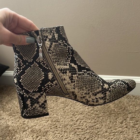 Snakeskin boots - Picture 2 of 2